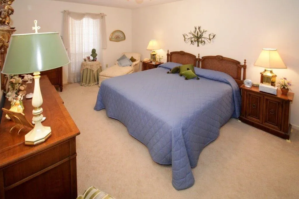 6851 Roswell Road Unit F-16, Sandy Springs, Georgia 30328, 3 Bedrooms Bedrooms, ,2 BathroomsBathrooms,Residential,Sold,6851 Roswell Road Unit F-16,5957759