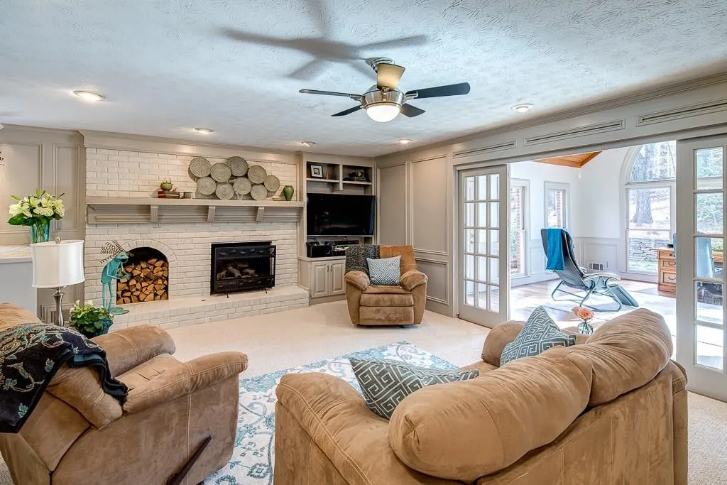 5065 Magnolia Bluff Drive, Sandy Springs, Georgia 30350, 4 Bedrooms Bedrooms, ,3 BathroomsBathrooms,Residential,Sold,5065 Magnolia Bluff Drive,5801367