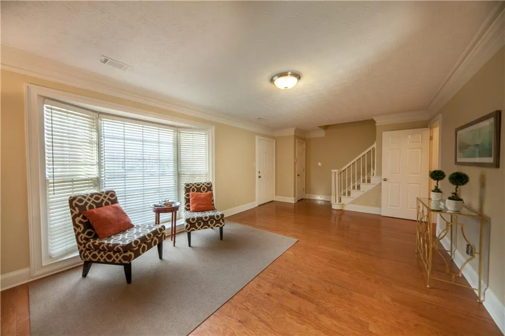 7915 Briar Villa Place, Sandy Springs, Georgia 30350, 3 Bedrooms Bedrooms, ,2 BathroomsBathrooms,Residential,Sold,7915 Briar Villa Place,5828035
