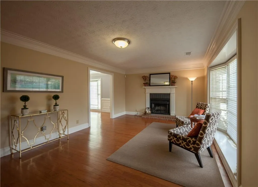 7915 Briar Villa Place, Sandy Springs, Georgia 30350, 3 Bedrooms Bedrooms, ,2 BathroomsBathrooms,Residential,Sold,7915 Briar Villa Place,5828035