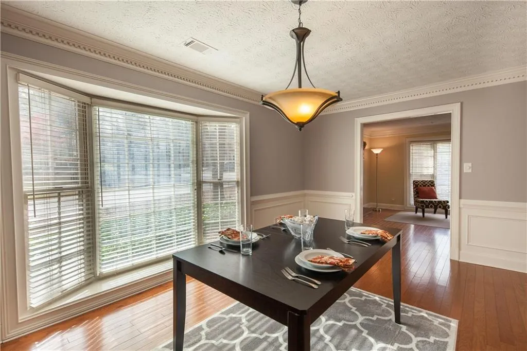 7915 Briar Villa Place, Sandy Springs, Georgia 30350, 3 Bedrooms Bedrooms, ,2 BathroomsBathrooms,Residential,Sold,7915 Briar Villa Place,5828035