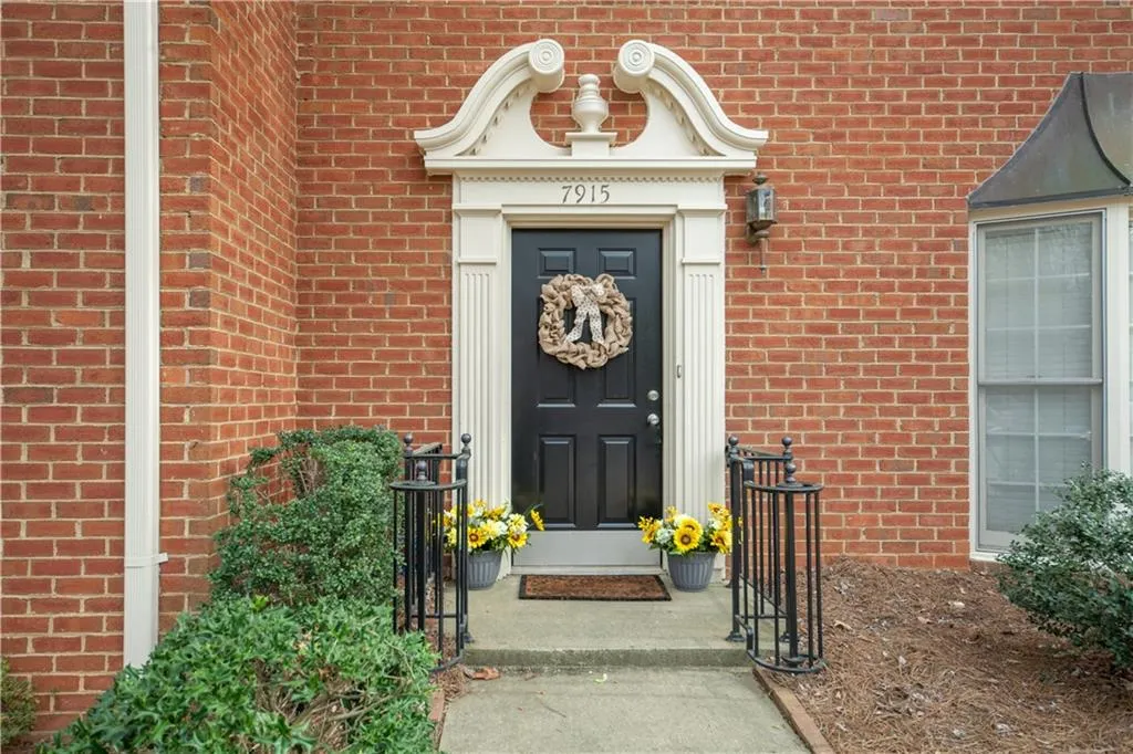 7915 Briar Villa Place, Sandy Springs, Georgia 30350, 3 Bedrooms Bedrooms, ,2 BathroomsBathrooms,Residential,Sold,7915 Briar Villa Place,5828035