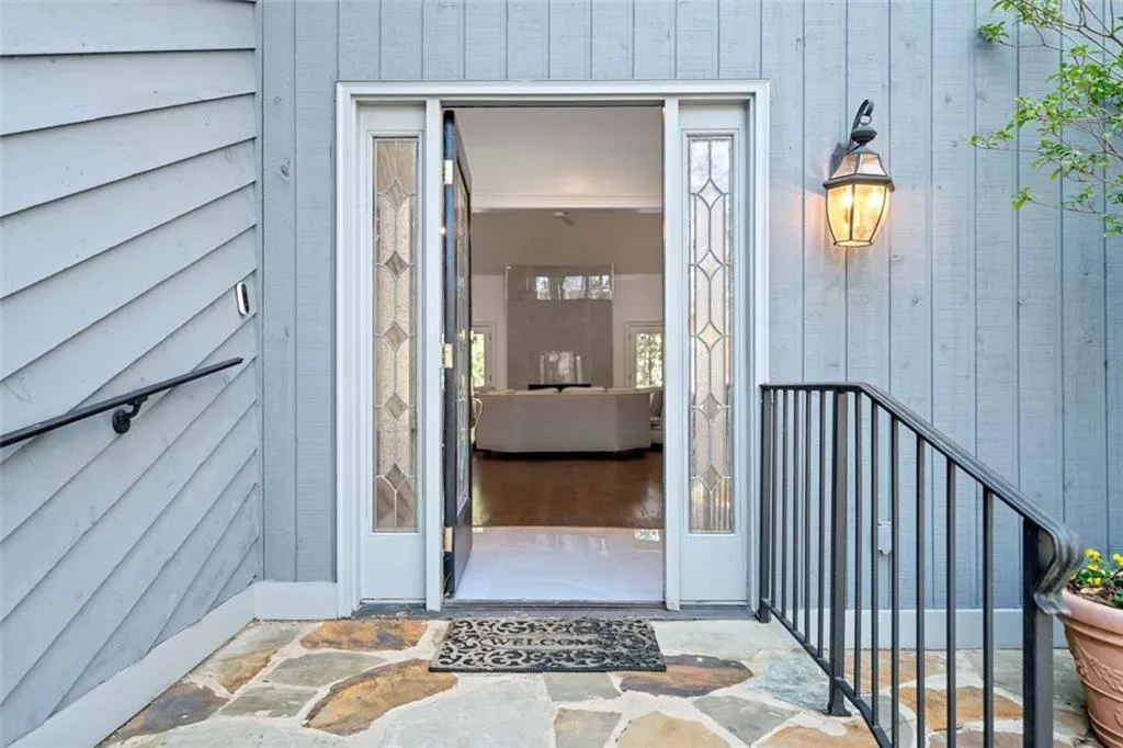 Entry into foyer. Gorgeous!