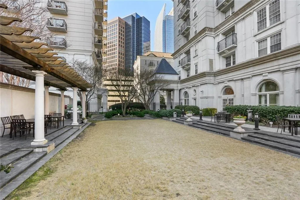 199 14th Street Ne Unit 812, Atlanta, Georgia 30309, 1 Bedroom Bedrooms, ,1 BathroomBathrooms,Residential,For Sale,199 14th Street Ne Unit 812,7644714
