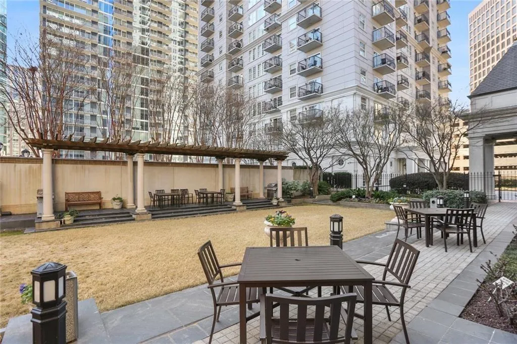 199 14th Street Ne Unit 812, Atlanta, Georgia 30309, 1 Bedroom Bedrooms, ,1 BathroomBathrooms,Residential,For Sale,199 14th Street Ne Unit 812,7644714