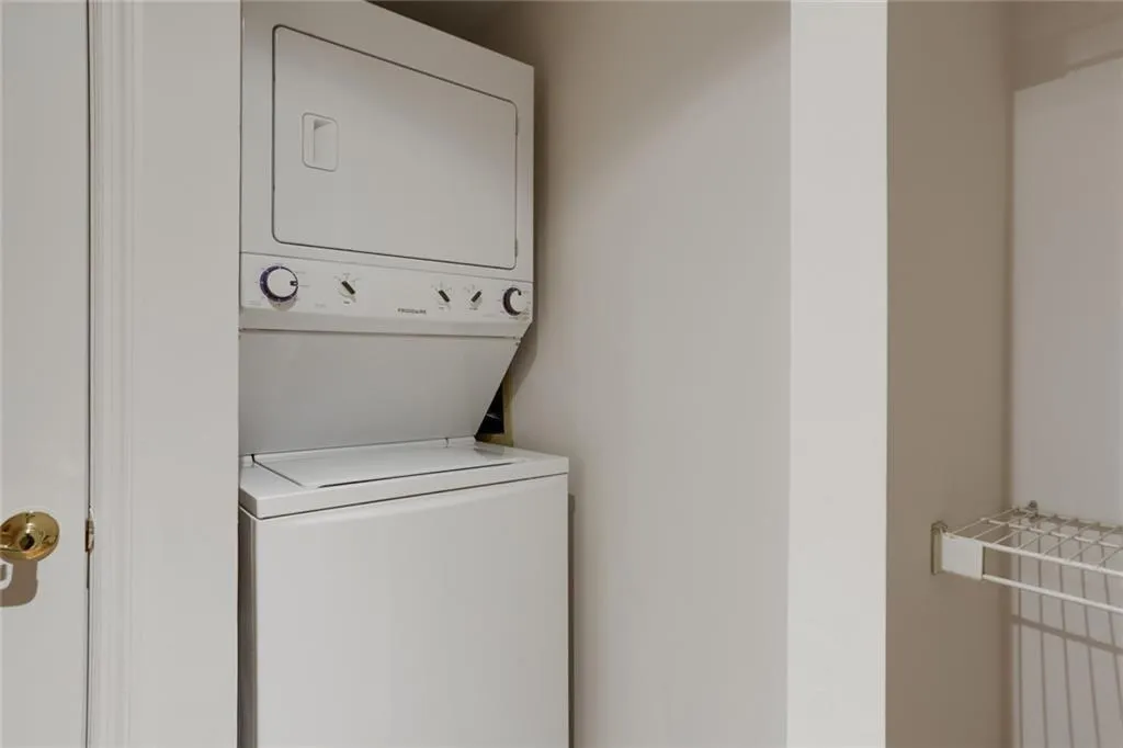 199 14th Street Ne Unit 812, Atlanta, Georgia 30309, 1 Bedroom Bedrooms, ,1 BathroomBathrooms,Residential,For Sale,199 14th Street Ne Unit 812,7644714
