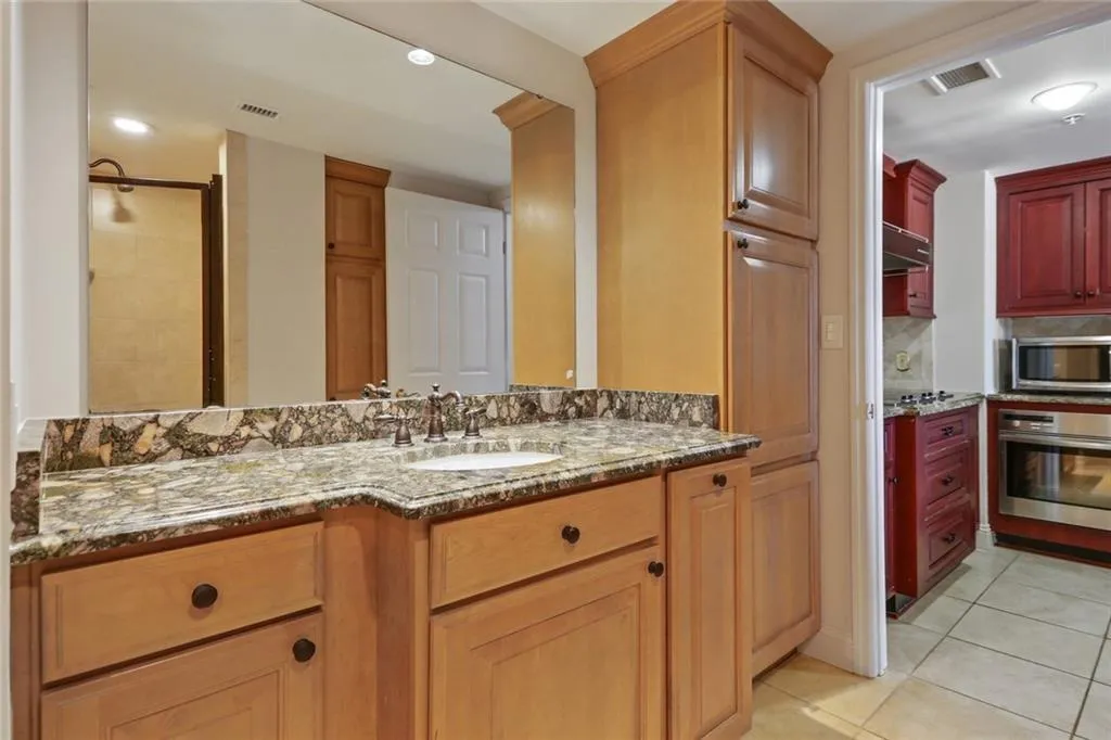 199 14th Street Ne Unit 812, Atlanta, Georgia 30309, 1 Bedroom Bedrooms, ,1 BathroomBathrooms,Residential,For Sale,199 14th Street Ne Unit 812,7644714
