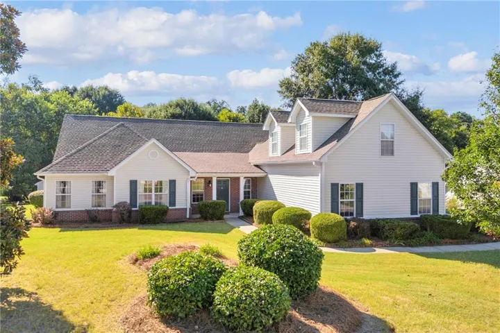123 Berry Hill Lane, Hoschton, Georgia 30548