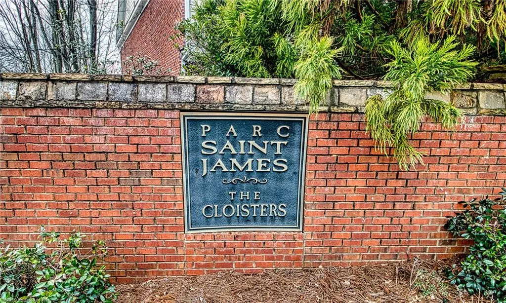 5160 Chemin De Vie, Sandy Springs, Georgia 30342, 2 Bedrooms Bedrooms, ,2 BathroomsBathrooms,Residential,Sold,5160 Chemin De Vie,6696132