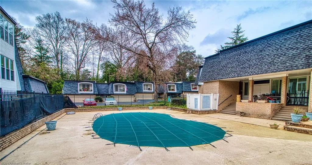 5160 Chemin De Vie, Sandy Springs, Georgia 30342, 2 Bedrooms Bedrooms, ,2 BathroomsBathrooms,Residential,Sold,5160 Chemin De Vie,6696132