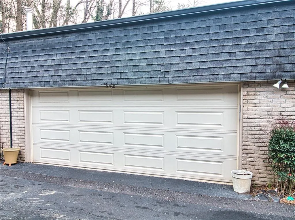 5160 Chemin De Vie, Sandy Springs, Georgia 30342, 2 Bedrooms Bedrooms, ,2 BathroomsBathrooms,Residential,Sold,5160 Chemin De Vie,6696132