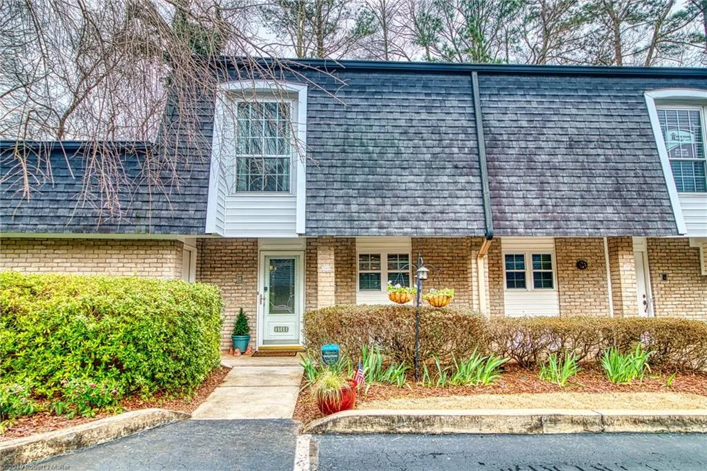 5160 Chemin De Vie, Sandy Springs, Georgia 30342, 2 Bedrooms Bedrooms, ,2 BathroomsBathrooms,Residential,Sold,5160 Chemin De Vie,6696132