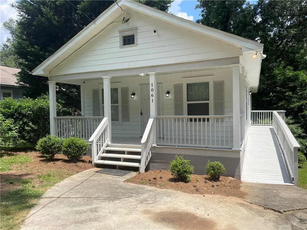 1061 5th Street Nw, Atlanta, Georgia 30318, 3 Bedrooms Bedrooms, ,1 BathroomBathrooms,Residential,For Sale,1061 5th Street Nw,7621256