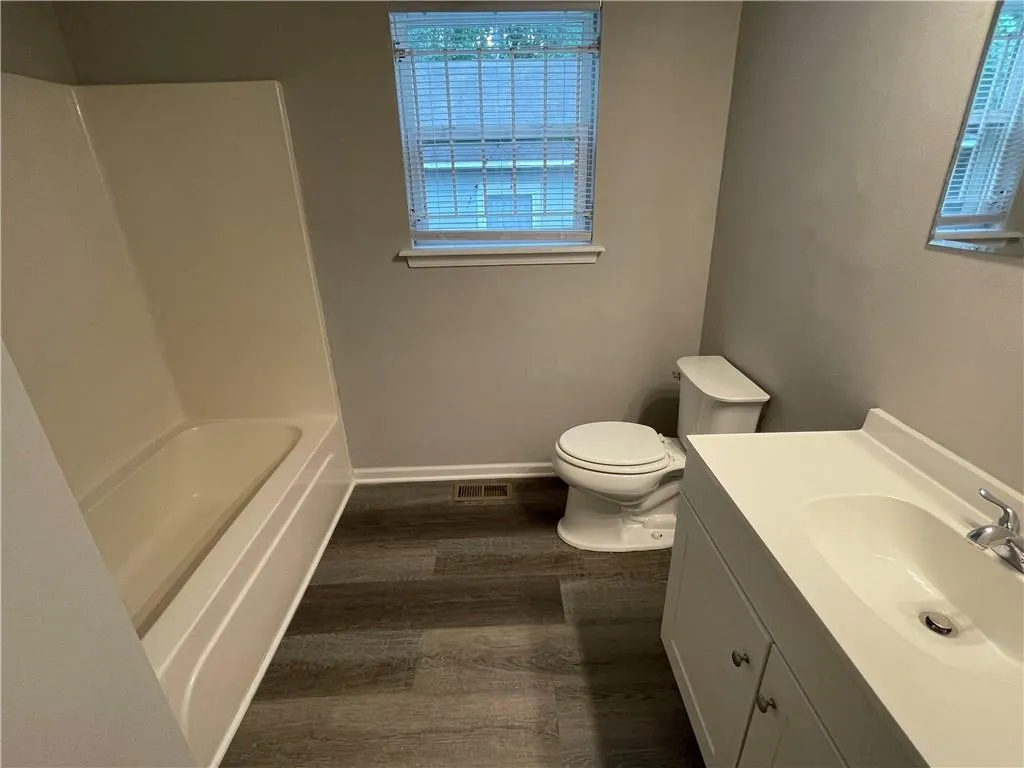 1061 5th Street Nw, Atlanta, Georgia 30318, 3 Bedrooms Bedrooms, ,1 BathroomBathrooms,Residential,For Sale,1061 5th Street Nw,7621256