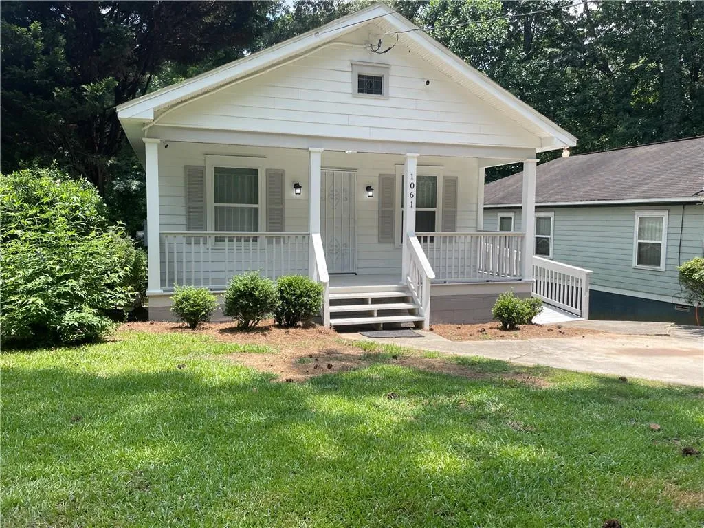1061 5th Street Nw, Atlanta, Georgia 30318, 3 Bedrooms Bedrooms, ,1 BathroomBathrooms,Residential,For Sale,1061 5th Street Nw,7621256