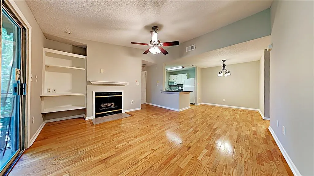 523 Granville Court, Sandy Springs, Georgia 30328, 1 Bedroom Bedrooms, ,1 BathroomBathrooms,Residential,Sold,523 Granville Court,6558244