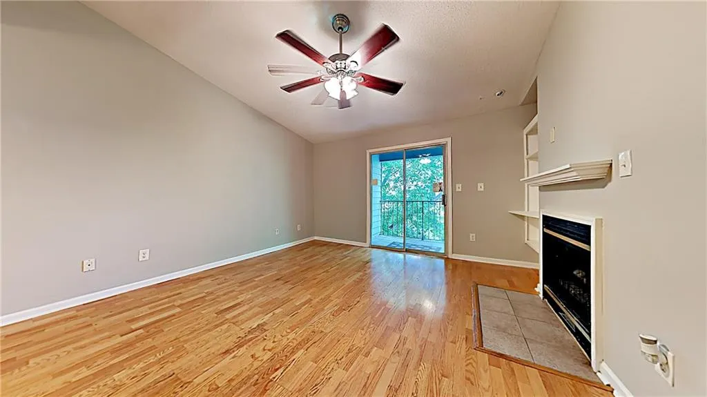 523 Granville Court, Sandy Springs, Georgia 30328, 1 Bedroom Bedrooms, ,1 BathroomBathrooms,Residential,Sold,523 Granville Court,6558244