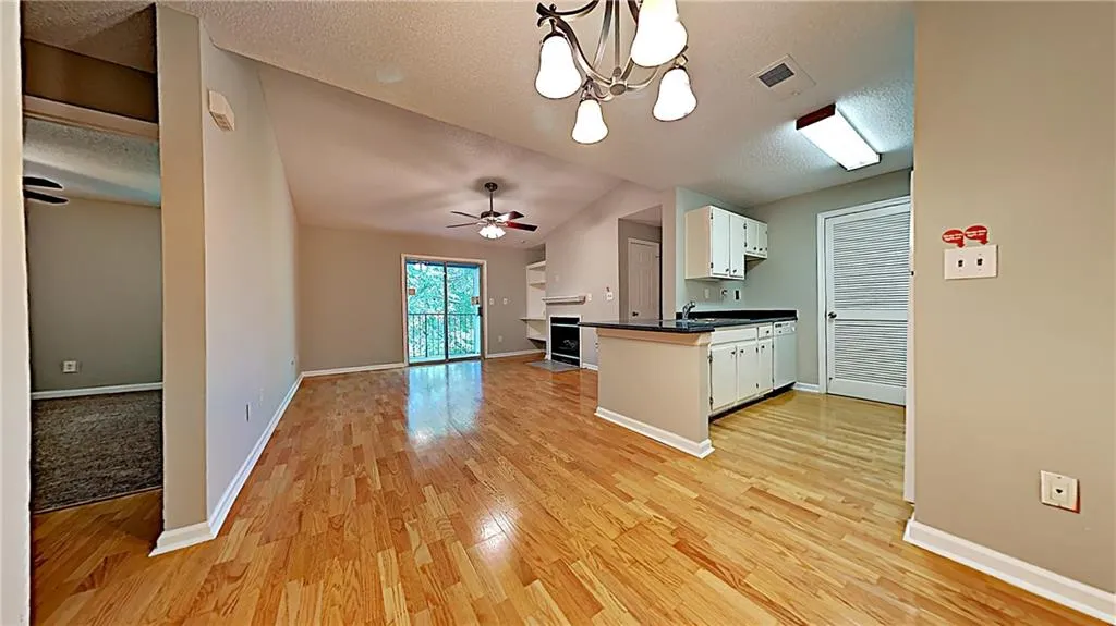 523 Granville Court, Sandy Springs, Georgia 30328, 1 Bedroom Bedrooms, ,1 BathroomBathrooms,Residential,Sold,523 Granville Court,6558244