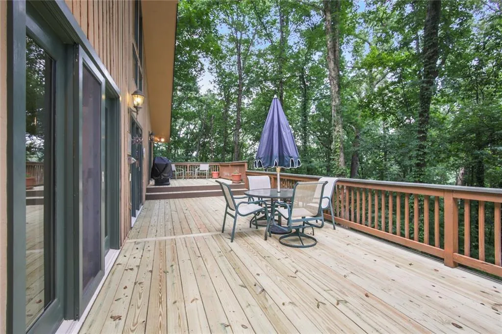 95 Cliffcreek Trace, Sandy Springs, Georgia 30350, 4 Bedrooms Bedrooms, ,3 BathroomsBathrooms,Residential,Sold,95 Cliffcreek Trace,6901815