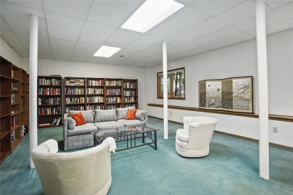 95 Cliffcreek Trace, Sandy Springs, Georgia 30350, 4 Bedrooms Bedrooms, ,3 BathroomsBathrooms,Residential,Sold,95 Cliffcreek Trace,6901815