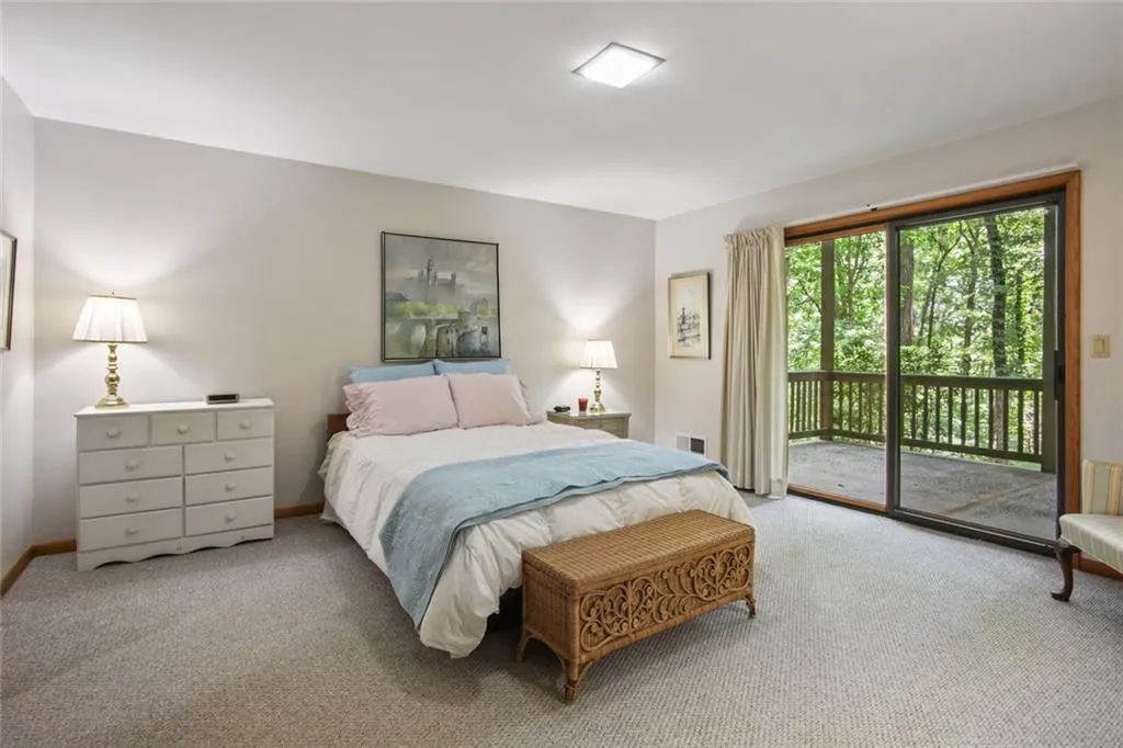 95 Cliffcreek Trace, Sandy Springs, Georgia 30350, 4 Bedrooms Bedrooms, ,3 BathroomsBathrooms,Residential,Sold,95 Cliffcreek Trace,6901815