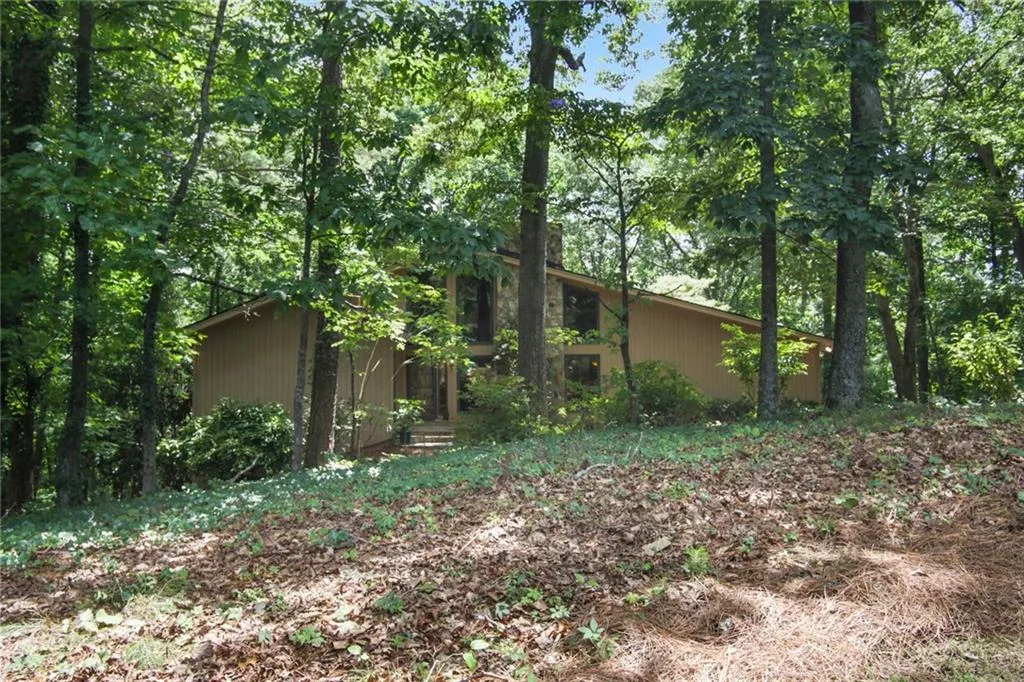 95 Cliffcreek Trace, Sandy Springs, Georgia 30350, 4 Bedrooms Bedrooms, ,3 BathroomsBathrooms,Residential,Sold,95 Cliffcreek Trace,6901815