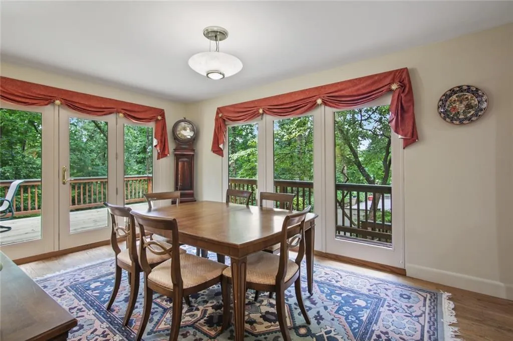 95 Cliffcreek Trace, Sandy Springs, Georgia 30350, 4 Bedrooms Bedrooms, ,3 BathroomsBathrooms,Residential,Sold,95 Cliffcreek Trace,6901815