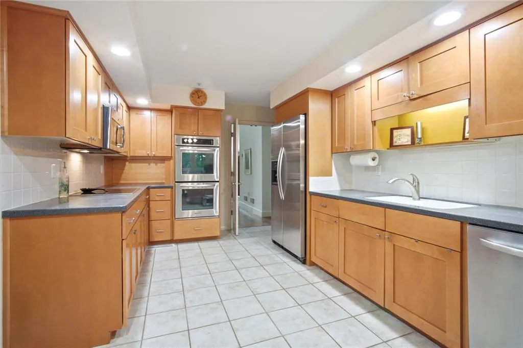 95 Cliffcreek Trace, Sandy Springs, Georgia 30350, 4 Bedrooms Bedrooms, ,3 BathroomsBathrooms,Residential,Sold,95 Cliffcreek Trace,6901815