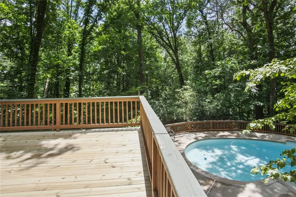 95 Cliffcreek Trace, Sandy Springs, Georgia 30350, 4 Bedrooms Bedrooms, ,3 BathroomsBathrooms,Residential,Sold,95 Cliffcreek Trace,6901815