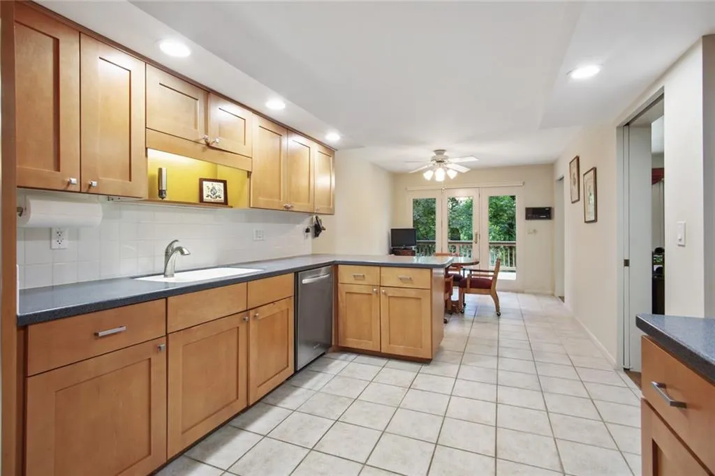 95 Cliffcreek Trace, Sandy Springs, Georgia 30350, 4 Bedrooms Bedrooms, ,3 BathroomsBathrooms,Residential,Sold,95 Cliffcreek Trace,6901815