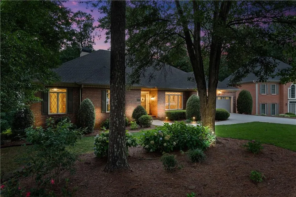 140 Wicksford Glen, Sandy Springs, Georgia 30350, 4 Bedrooms Bedrooms, ,4 BathroomsBathrooms,Residential,Sold,140 Wicksford Glen,6740812
