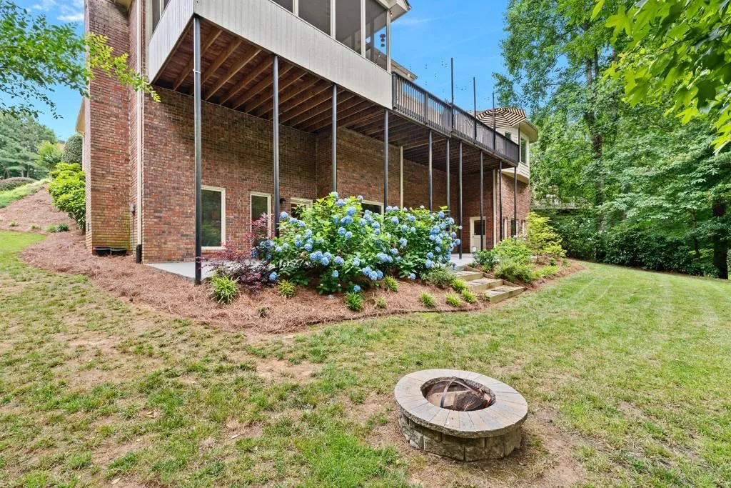 140 Wicksford Glen, Sandy Springs, Georgia 30350, 4 Bedrooms Bedrooms, ,4 BathroomsBathrooms,Residential,Sold,140 Wicksford Glen,6740812