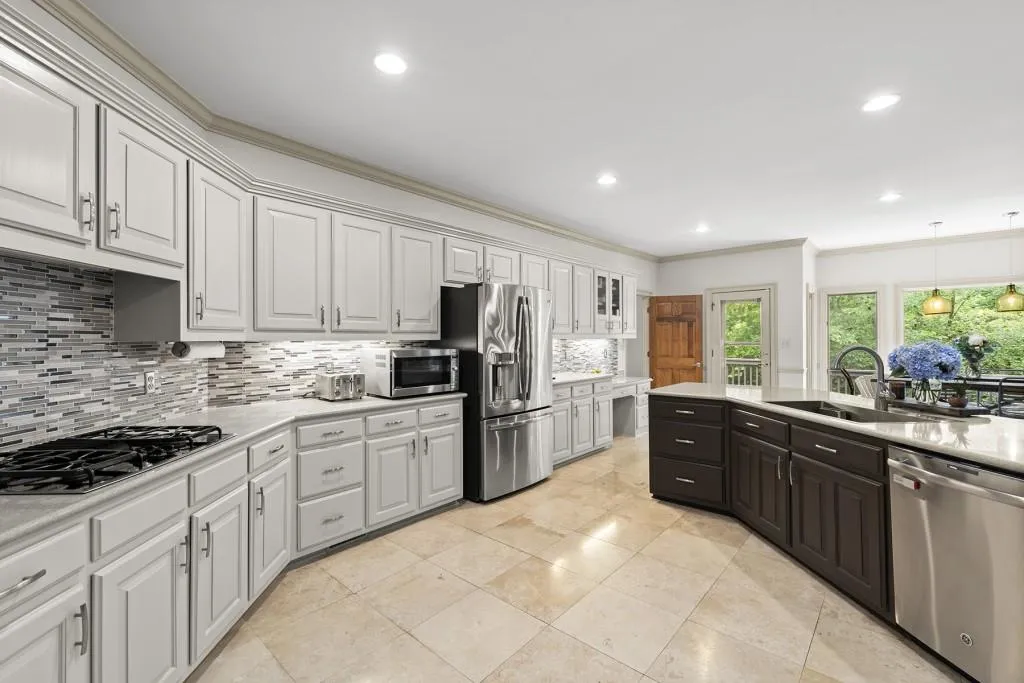 140 Wicksford Glen, Sandy Springs, Georgia 30350, 4 Bedrooms Bedrooms, ,4 BathroomsBathrooms,Residential,Sold,140 Wicksford Glen,6740812