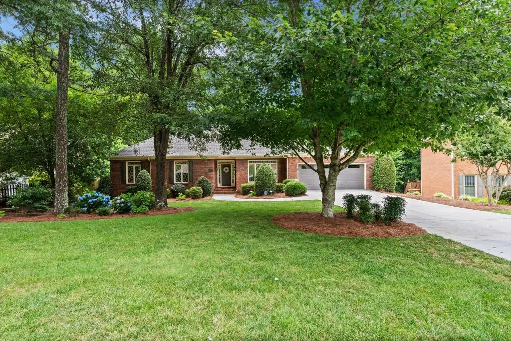 140 Wicksford Glen, Sandy Springs, Georgia 30350, 4 Bedrooms Bedrooms, ,4 BathroomsBathrooms,Residential,Sold,140 Wicksford Glen,6740812
