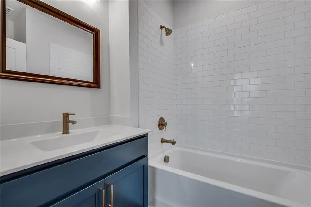 1273 Longreen Terrace Nw, Atlanta, Georgia 30318, 2 Bedrooms Bedrooms, ,2 BathroomsBathrooms,Residential,For Sale,1273 Longreen Terrace Nw,7648305