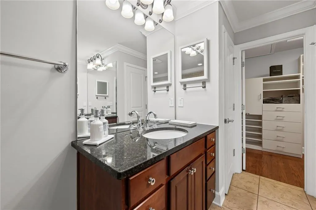 2873 Overlook Way Ne, Atlanta, Georgia 30324, 3 Bedrooms Bedrooms, ,3 BathroomsBathrooms,Residential,For Sale,2873 Overlook Way Ne,7601813