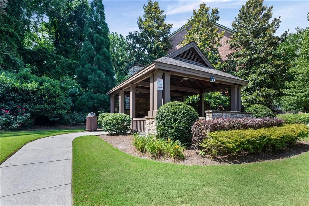2873 Overlook Way Ne, Atlanta, Georgia 30324, 3 Bedrooms Bedrooms, ,3 BathroomsBathrooms,Residential,For Sale,2873 Overlook Way Ne,7601813