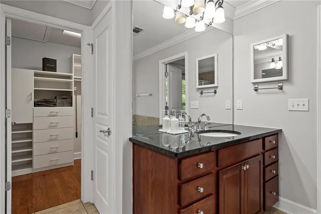 2873 Overlook Way Ne, Atlanta, Georgia 30324, 3 Bedrooms Bedrooms, ,3 BathroomsBathrooms,Residential,For Sale,2873 Overlook Way Ne,7601813