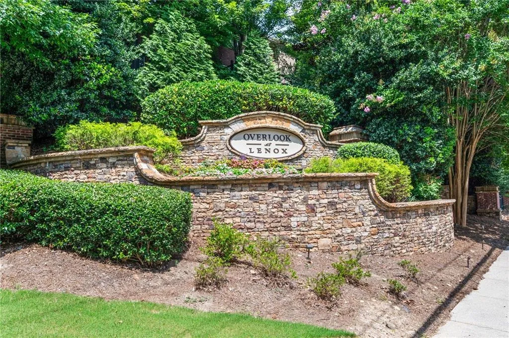 2873 Overlook Way Ne, Atlanta, Georgia 30324, 3 Bedrooms Bedrooms, ,3 BathroomsBathrooms,Residential,For Sale,2873 Overlook Way Ne,7601813