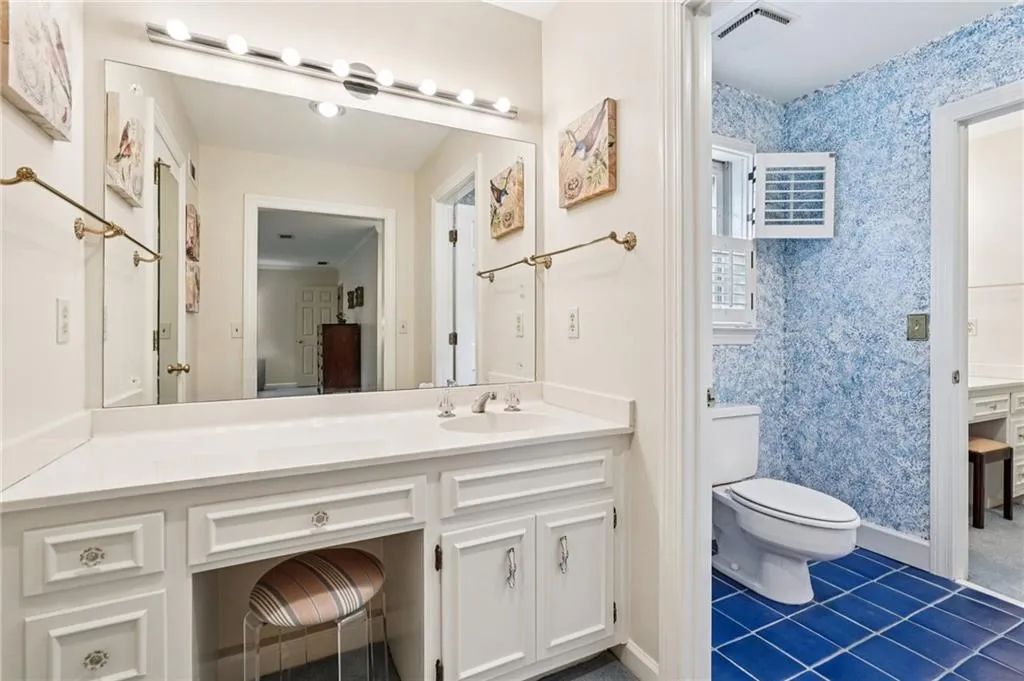 5315 N Powers Ferry Road, Atlanta, Georgia 30327, 5 Bedrooms Bedrooms, ,4 BathroomsBathrooms,Residential,For Sale,5315 N Powers Ferry Road,7638372