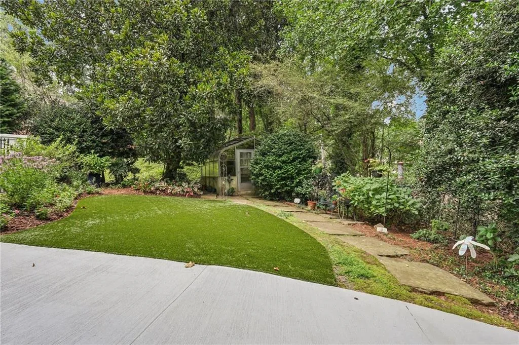 5315 N Powers Ferry Road, Atlanta, Georgia 30327, 5 Bedrooms Bedrooms, ,4 BathroomsBathrooms,Residential,For Sale,5315 N Powers Ferry Road,7638372