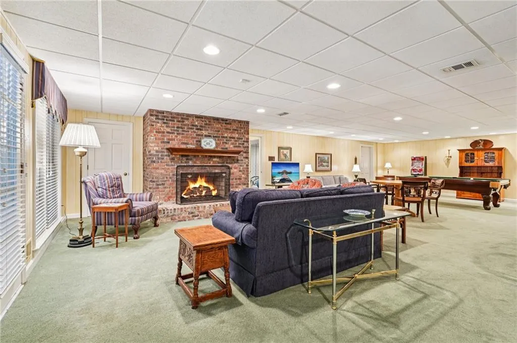 5315 N Powers Ferry Road, Atlanta, Georgia 30327, 5 Bedrooms Bedrooms, ,4 BathroomsBathrooms,Residential,For Sale,5315 N Powers Ferry Road,7638372