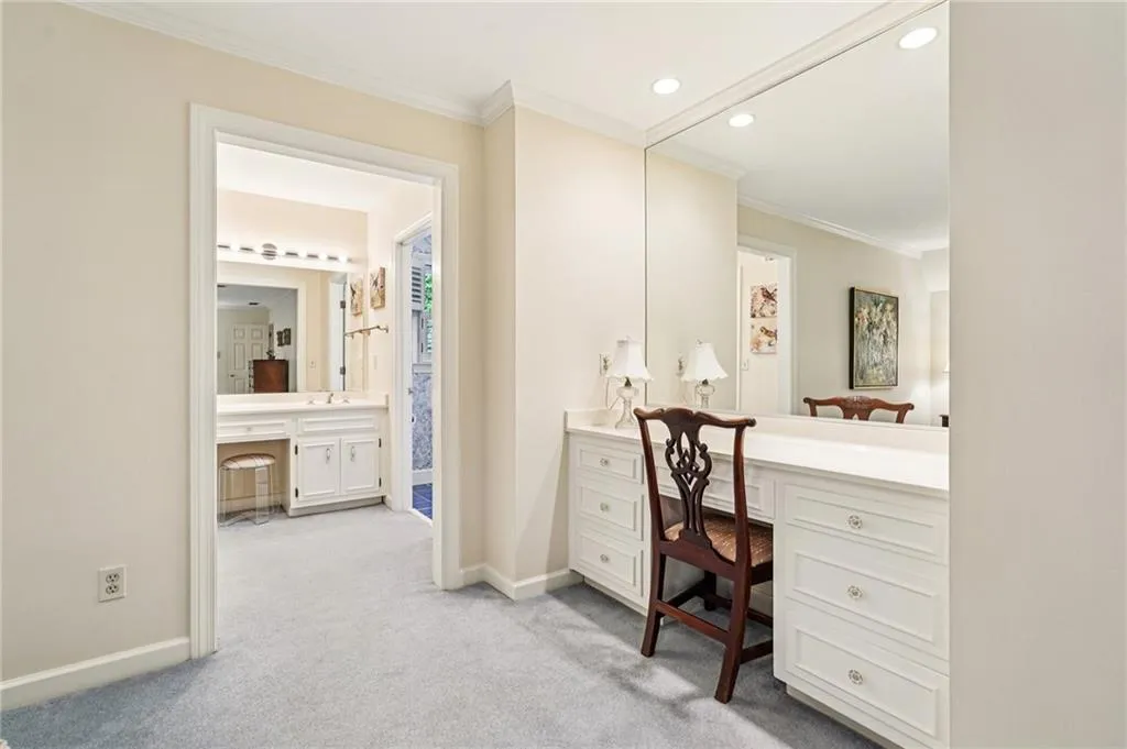 5315 N Powers Ferry Road, Atlanta, Georgia 30327, 5 Bedrooms Bedrooms, ,4 BathroomsBathrooms,Residential,For Sale,5315 N Powers Ferry Road,7638372