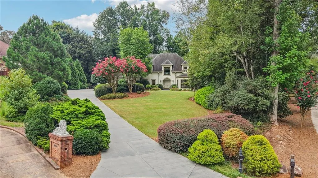 5315 N Powers Ferry Road, Atlanta, Georgia 30327, 5 Bedrooms Bedrooms, ,4 BathroomsBathrooms,Residential,For Sale,5315 N Powers Ferry Road,7638372