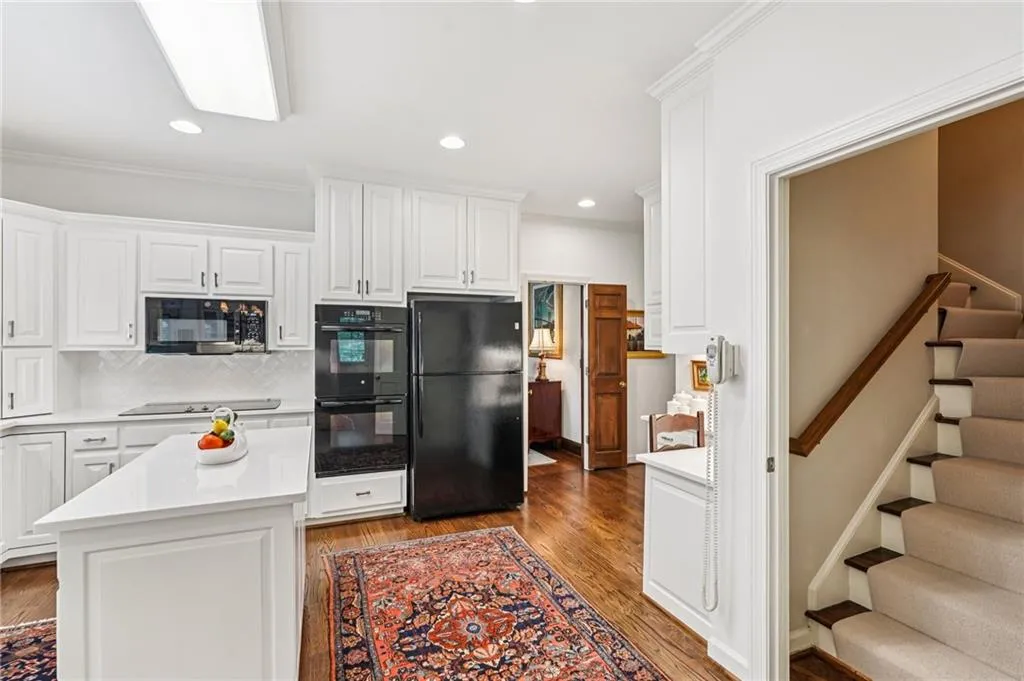 5315 N Powers Ferry Road, Atlanta, Georgia 30327, 5 Bedrooms Bedrooms, ,4 BathroomsBathrooms,Residential,For Sale,5315 N Powers Ferry Road,7638372