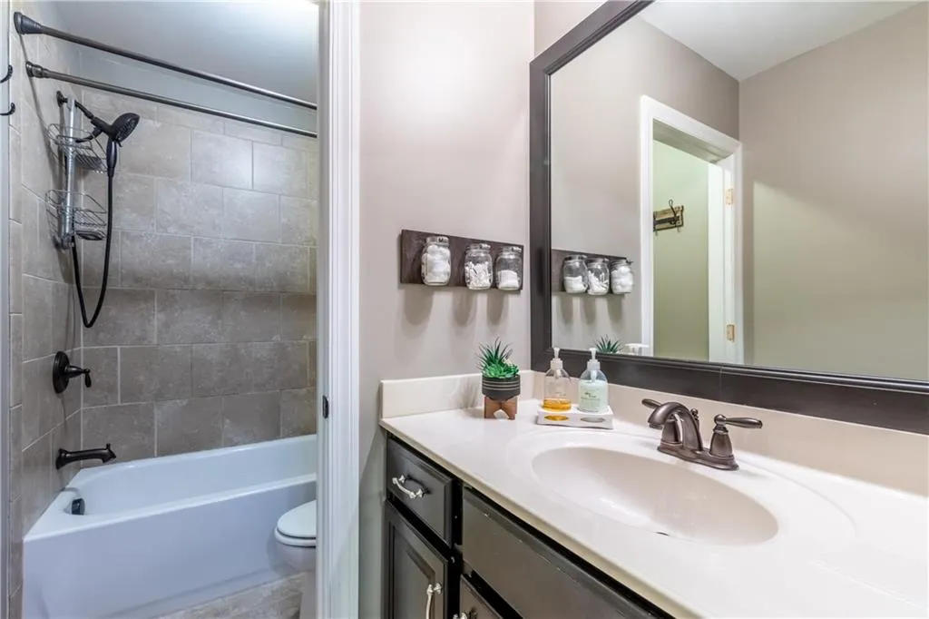 7690 Glisten Avenue, Atlanta, Georgia 30328, 4 Bedrooms Bedrooms, ,3 BathroomsBathrooms,Residential,Sold,7690 Glisten Avenue,6965454