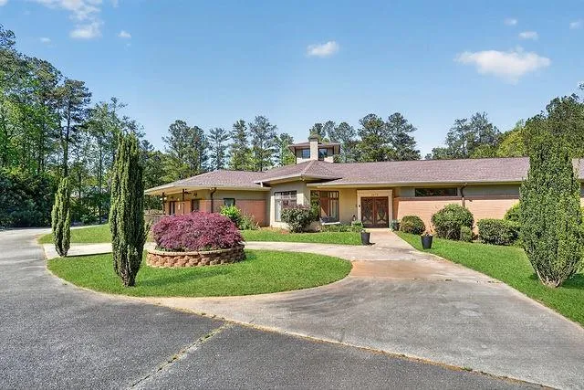 3073 Demooney Road, South Fulton, Georgia 30349