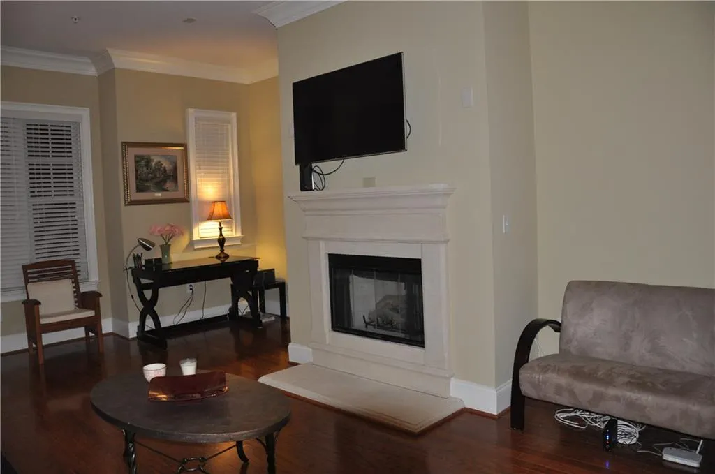 3635 E Paces Circle Ne Unit 1211, Atlanta, Georgia 30326, 2 Bedrooms Bedrooms, ,2 BathroomsBathrooms,Residential,Sold,3635 E Paces Circle Ne Unit 1211,5694520