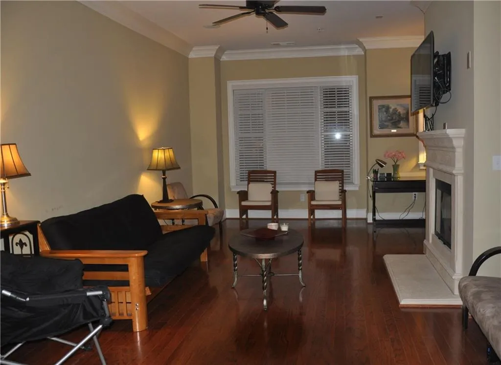 3635 E Paces Circle Ne Unit 1211, Atlanta, Georgia 30326, 2 Bedrooms Bedrooms, ,2 BathroomsBathrooms,Residential,Sold,3635 E Paces Circle Ne Unit 1211,5694520