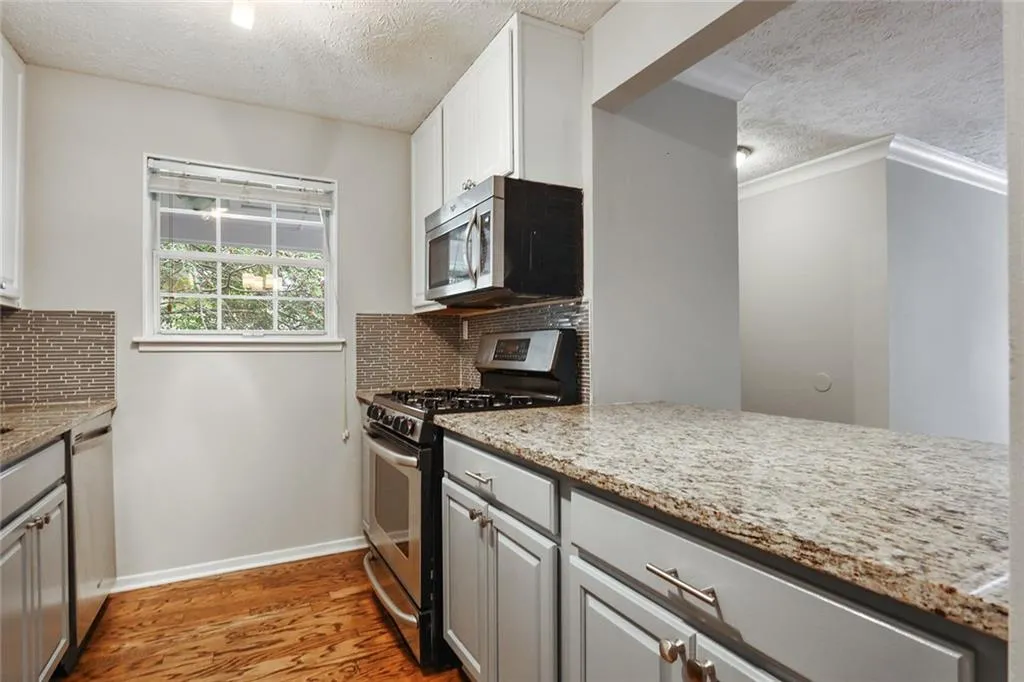 6800 Glenridge Drive Unit 6820g, Sandy Springs, Georgia 30328, 2 Bedrooms Bedrooms, ,1 BathroomBathrooms,Residential,Sold,6800 Glenridge Drive Unit 6820g,6568548